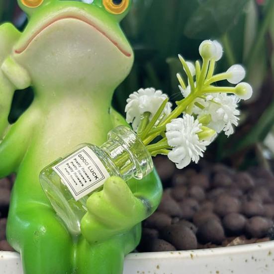 Cartoon Frog Figurine Holding Vase Milk Tea Frog Statue Resin Animal Sculpture Outdoor Garden Flower Pot Hugger Ornament