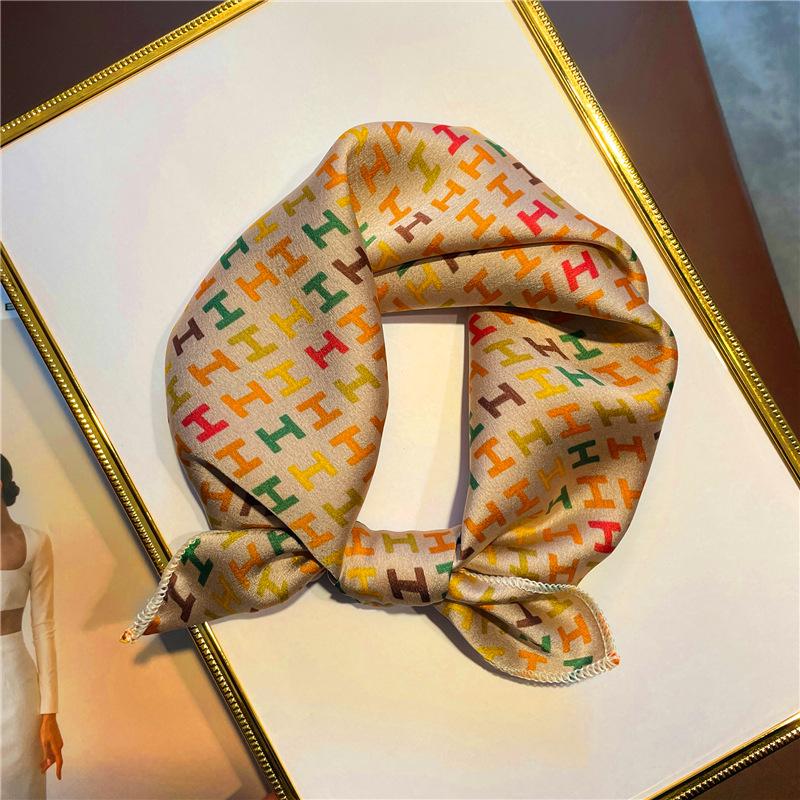 50 * 50cm Spring And Autumn Silk Scarves Versatile Decoration Professional Small Square Scarves Neck Protection Binding Bag