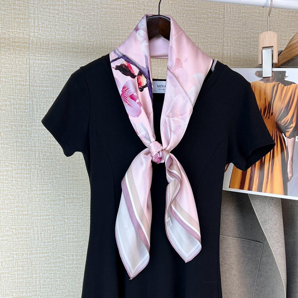 Versatile Silk Scarf Women'S Versatile Spring And Autumn Style Foreign Style Square Scarf Mom Mulberry Silk Scarf Gift