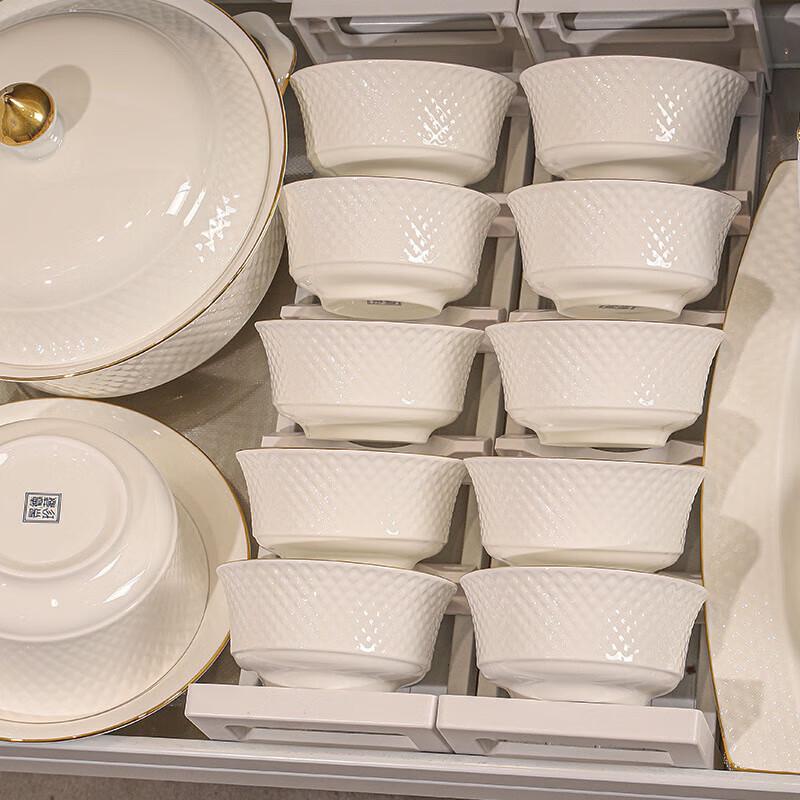 Jingdezhen Hand-Painted Gold-Trimmed Ceramic Deep Plate