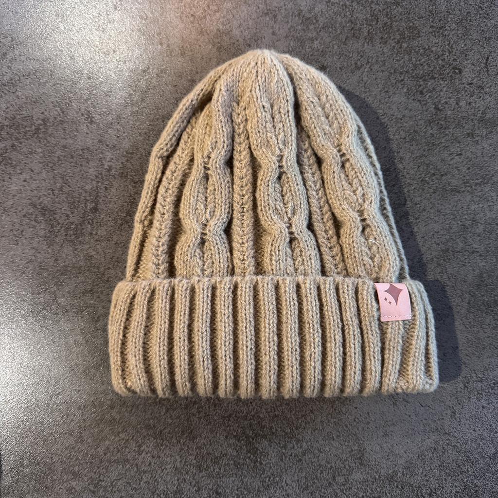 Mens Knit Hat With Solid Color Design Accents Thick Warm Beanie For Winter Sports And Outdoor