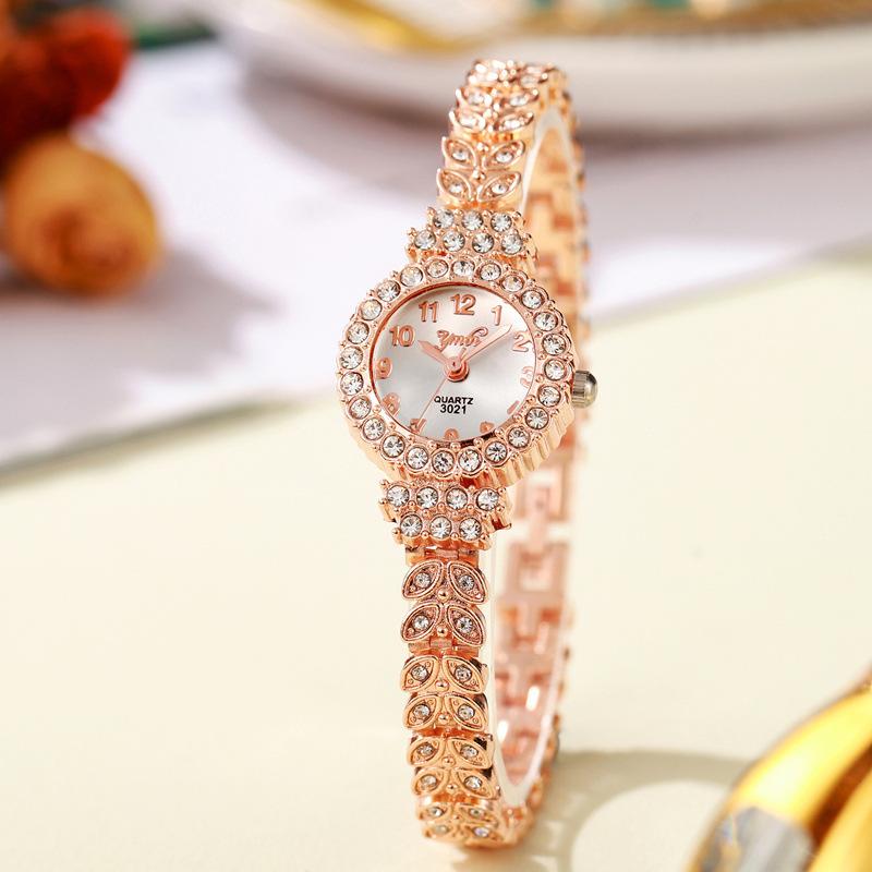 Женские браслетные часы со стразами на ремешке, кварцевые наручные часы, женские часы в подарок, часы с круглым циферблатом