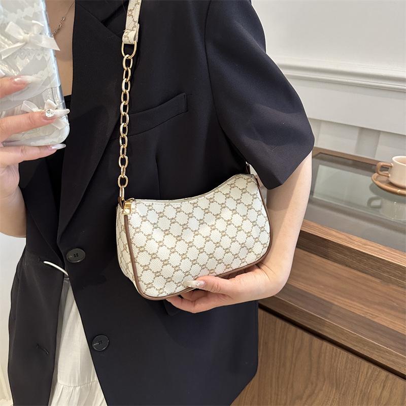 Новая сумка с высоким внешним видом, новая модная простая и легкая роскошная сумка через плечо с модным темпераментом, маленькая квадратная сумка через плечо