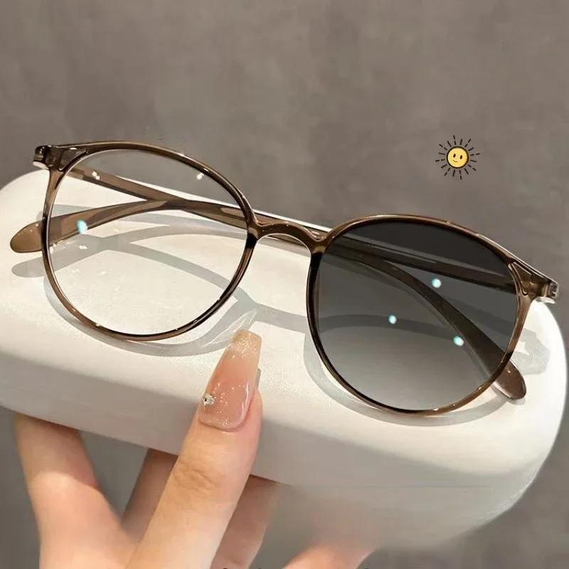 High Quality Round Women Photochromic Nearsighted Eyewear Retro Small Oval Frame Myopia Glasses Blue Light Blocking Eye Protection Eyewear