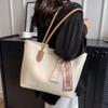 Bag Women's Large Capacity 2025 New Spring and Summer Versatile Shoulder Bag Women's Texture Popular Class Commuter Tote Bag