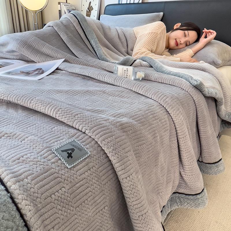 Двухслойное одеяло из кораллового флиса Golden Turtle - толстое, теплое покрывало для дивана