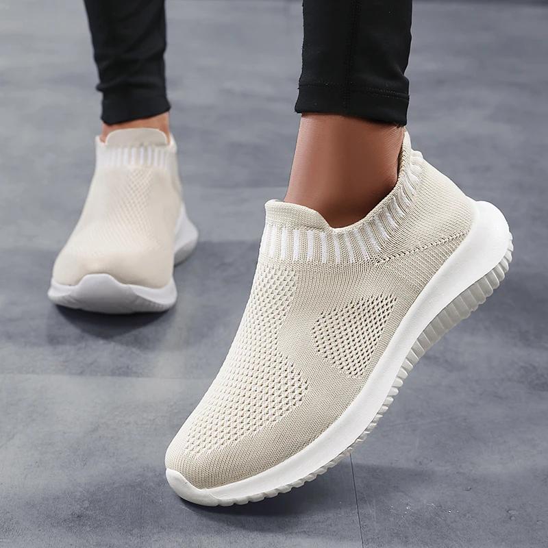 Женская повседневная обувь, осенние новые дышащие сетчатые туфли, спортивная обувь со стременами и плоским дном, вулканизированная обувь для бега и походов