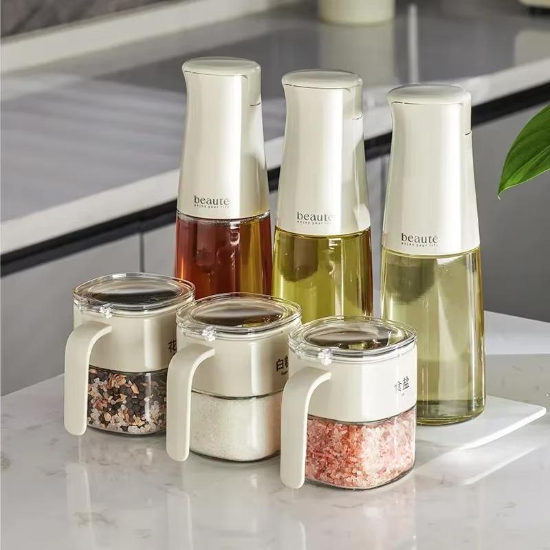 Simple Light Luxury Seasoning Box with Spoon,Food Grade Thickened Lead-free Glass,Transparent Flip Design, Comfortable Handle