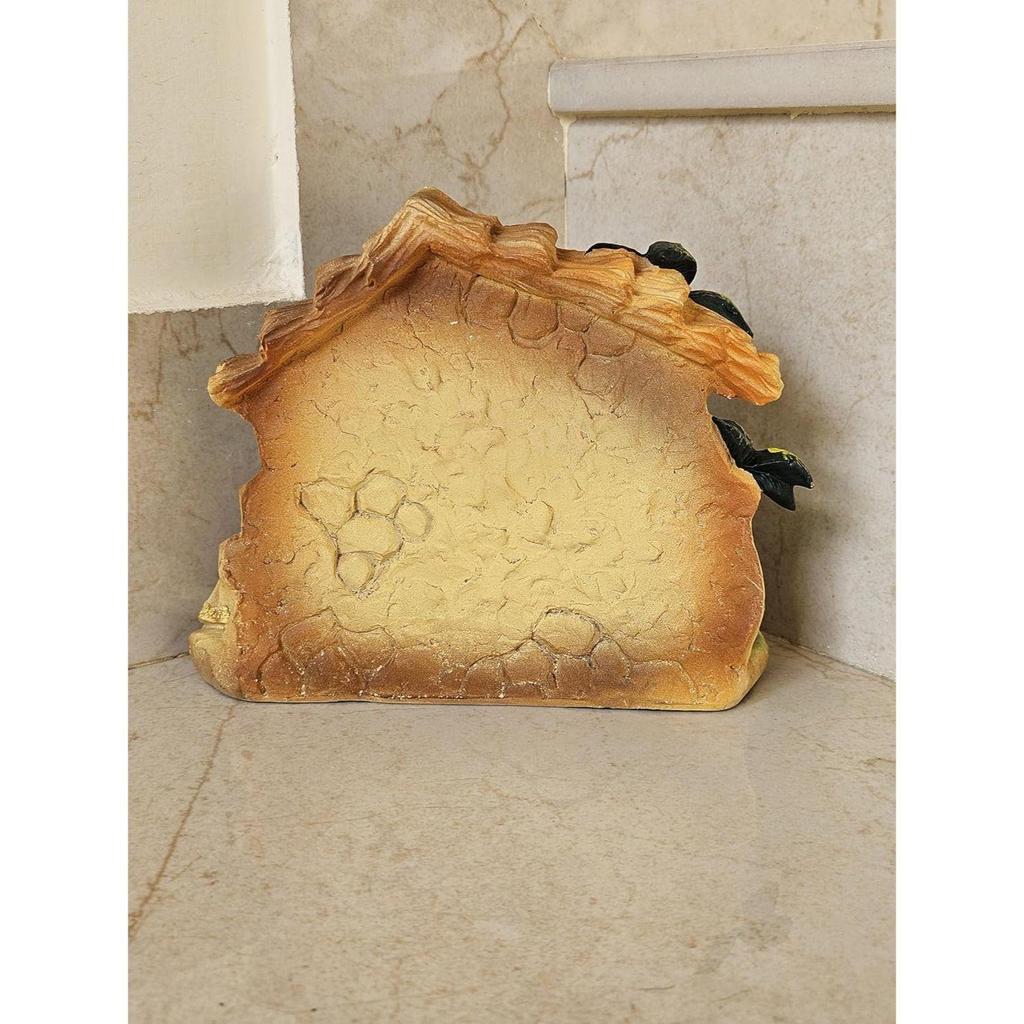 Latest Resin Decor Small Size Showpiece for Table Xmas Present To Friend Christmas Gifts Single Piece Holy Family Crib Figurines