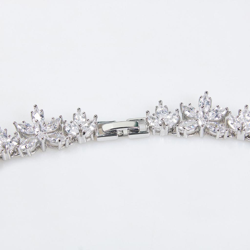 Роскошный Рождественский Набор Ожерелье и Серьги с Циркониевыми Цветами и Лозой