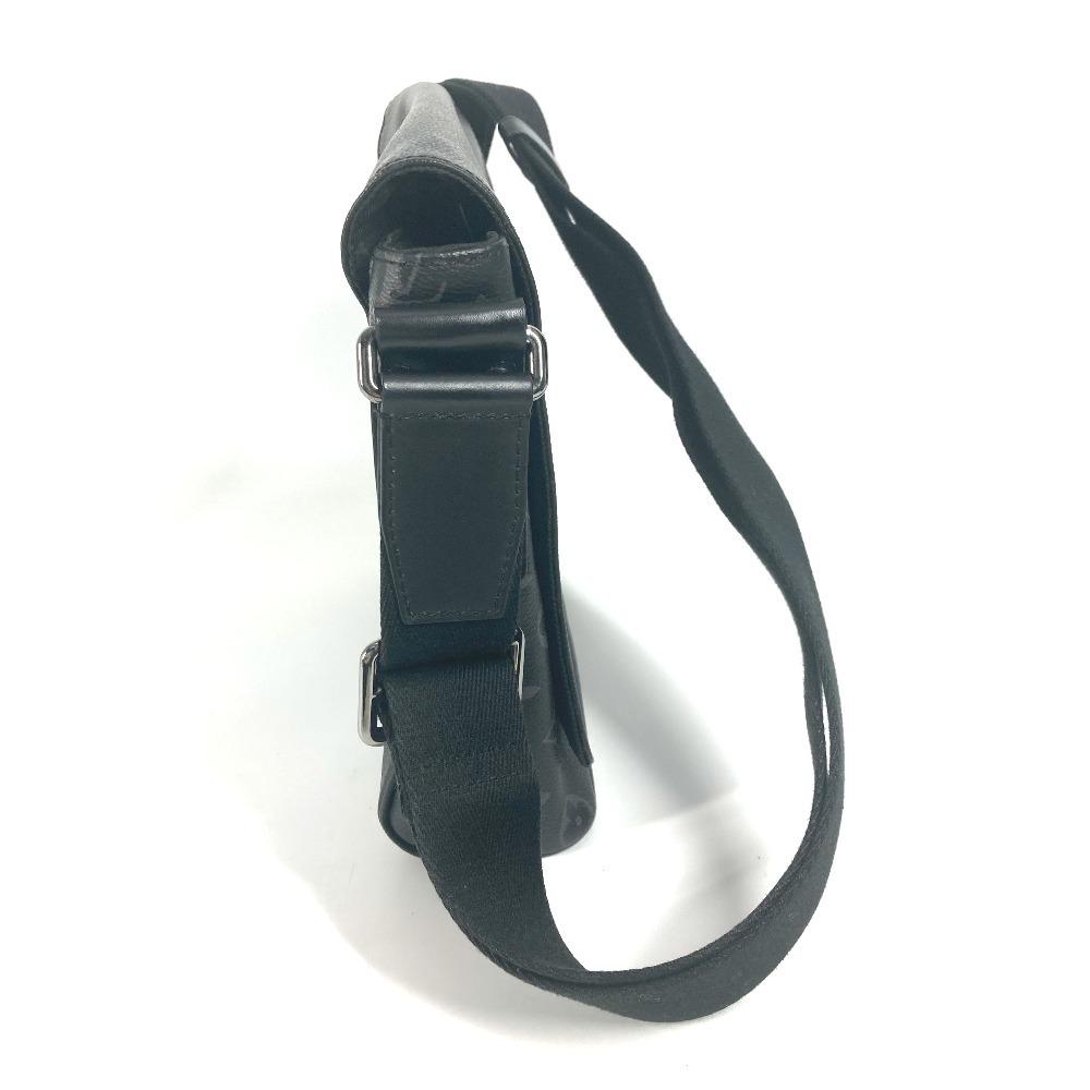 Louis Vuitton M45272 Сумка Monogram Eclipse District PM с клапаном через плечо Сумка на плечо