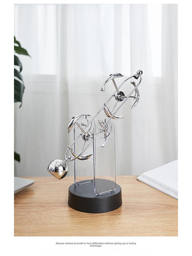 Маятник креативного хаоса в скандинавском стиле: Настольное украшение «Вечное движение» для офиса или кабинета.