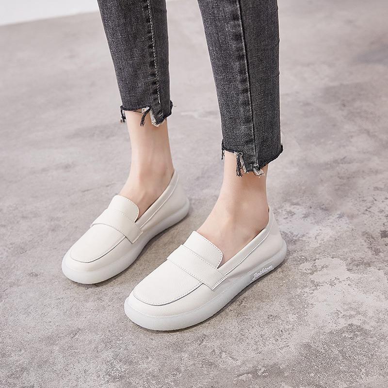 Одиночные туфли Кожаные белые туфли Лоферы на плоской подошве
