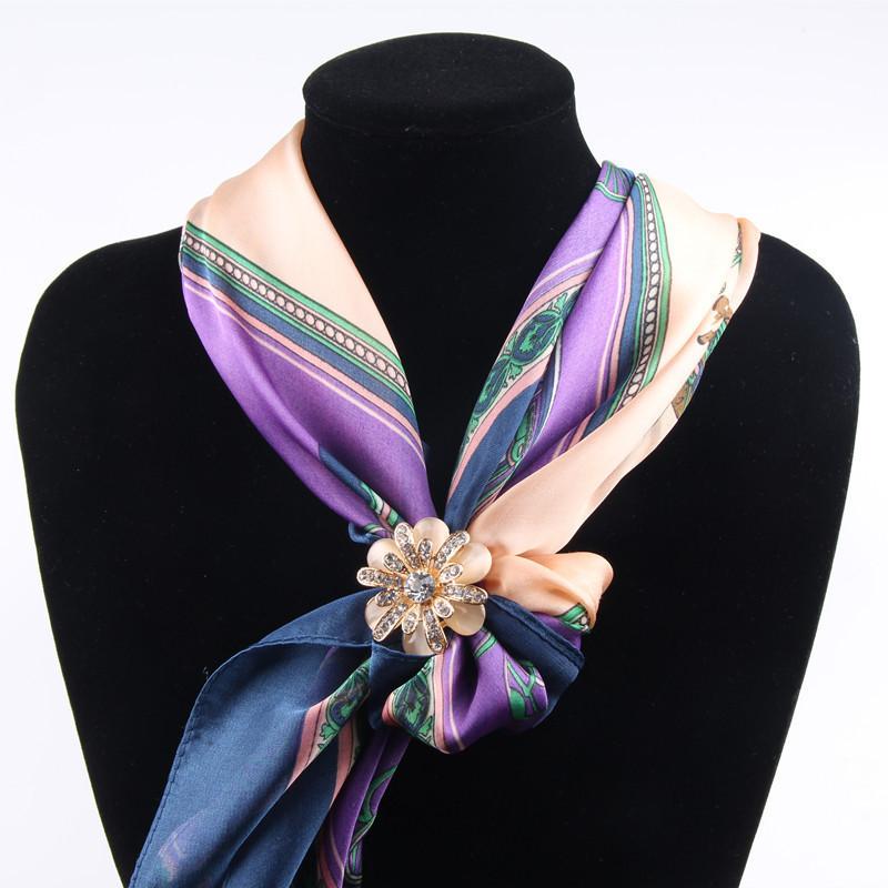 Elegant Alloy Flower Brooch With Rhinestones And Pearls Fashionable Women's Pin