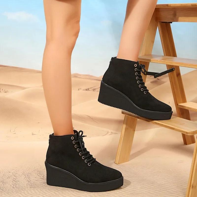 2024 Модная женская обувь на шнуровке женские ботинки зимние замшевые однотонные короткие бочонки на платформе танкетке больших размеров ботинки Zapatos De Mujer