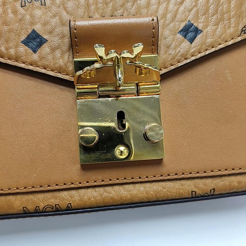 [Pre-Owned] Millie Visetos Metallic Hardware Laurel Leaf Lock Monogram Smooth Envelope Crossbody Bag Coated Canvas Napa Leather S - Very Good #1RVSRJ5