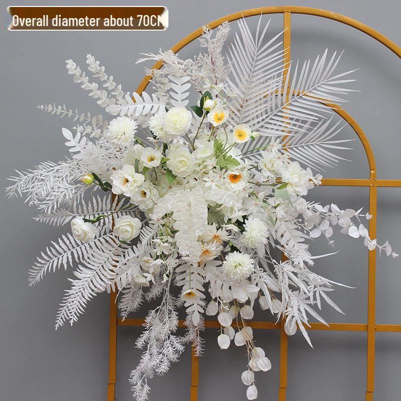 Свадебная композиция из эвкалиптового шелка: Декор прохода и сцены в горшках