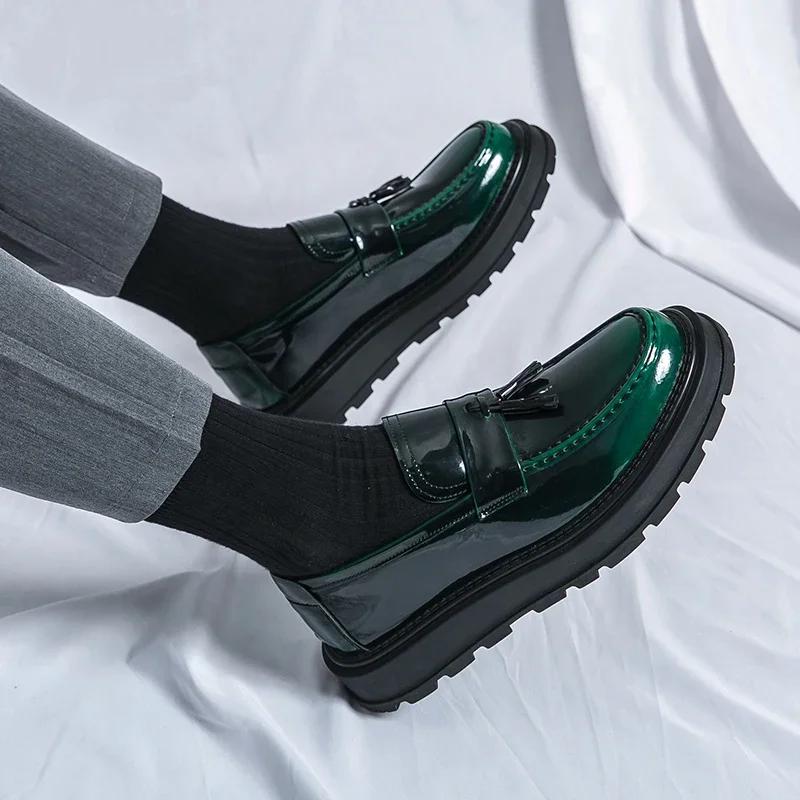 Мужские деловые туфли из лакированной кожи с толстой подошвой, туфли без застежек и кисточками, студенческие офисные туфли, черные туфли Kerae 2024