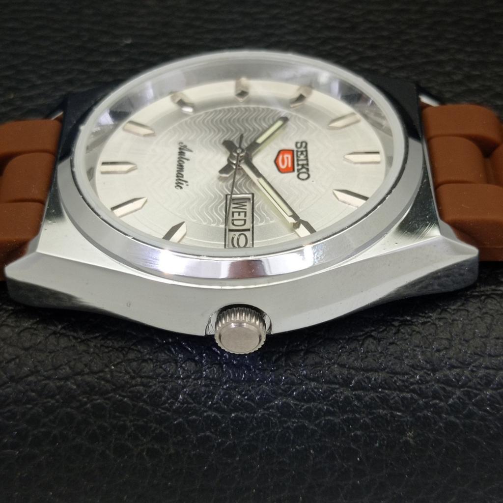 ВОССТАНОВЛЕННЫЕ ВИНТАЖНЫЕ АВТОМАТИЧЕСКИЕ МУЖСКИЕ ЧАСЫ SEIKO 5 JAPAN СЕРЕБРЯНЫЙ ЦИФЕРБЛАТ a434684-2