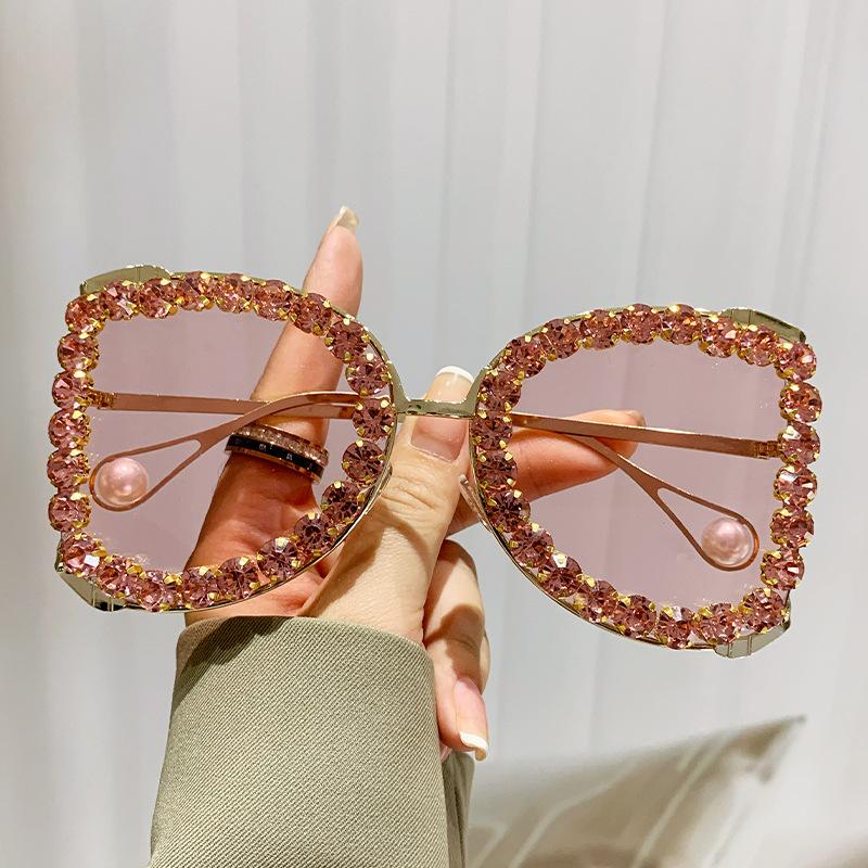 Fashion Vintage Diamond Oversized Sunglasses Women Luxury Brand Designer Sun Glasses Big Frame Punk Crystal Rhinestone Shades