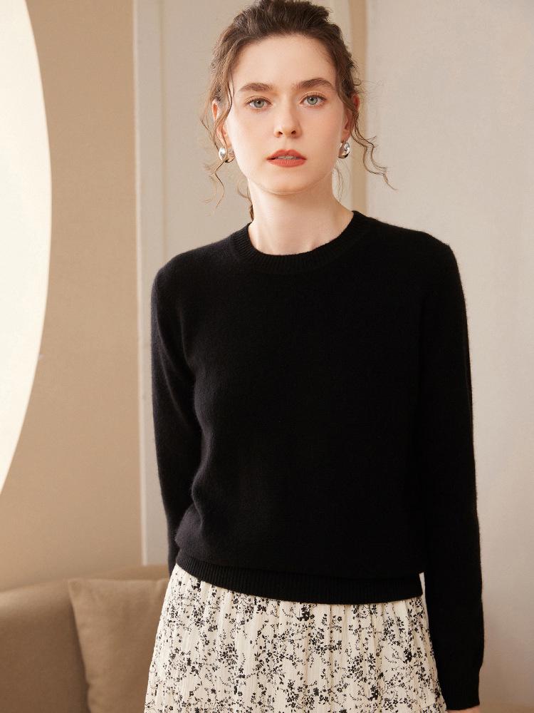 Women's Plus Size Cashmere Sweater - Round Neck, Loose-Fit, Knitted Pullover for Autumn and Winter