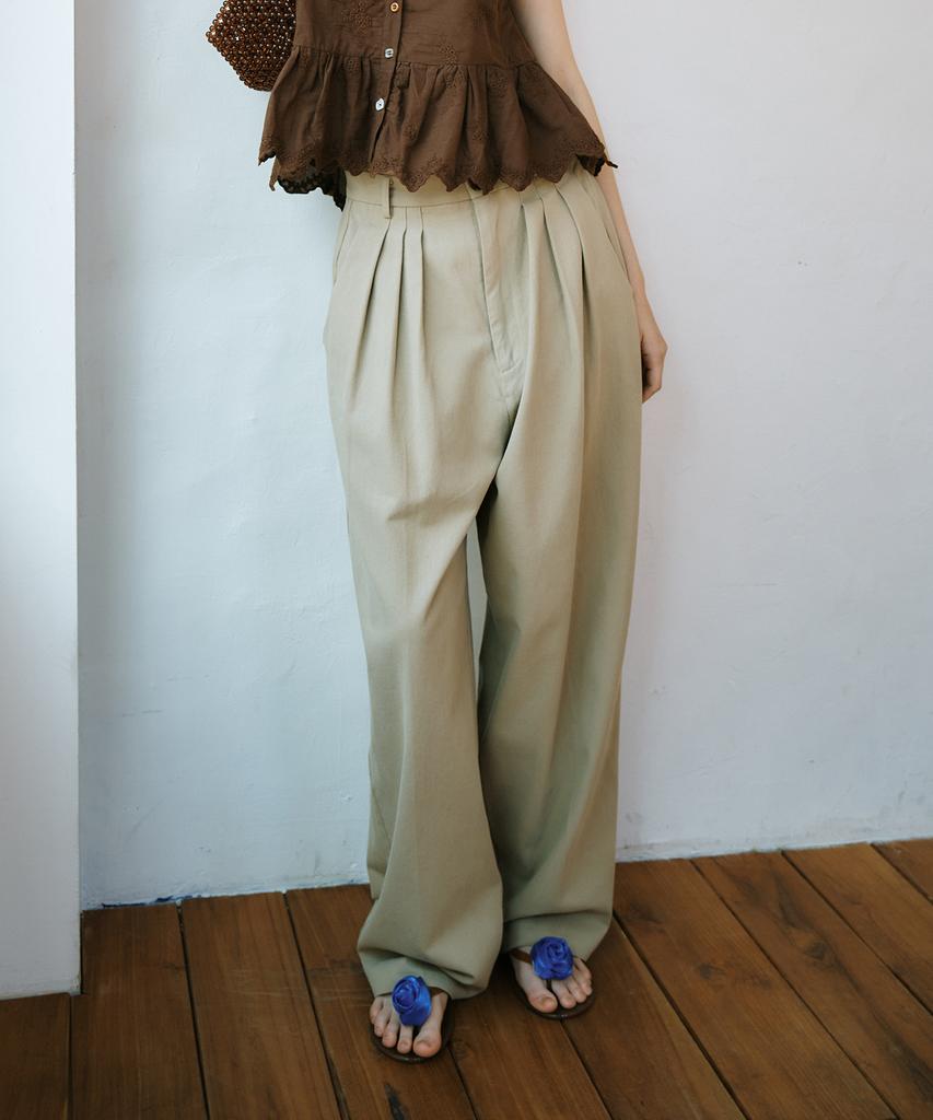 GREENBUTTER Relaxed Classic Pintuck Pants (Beige)