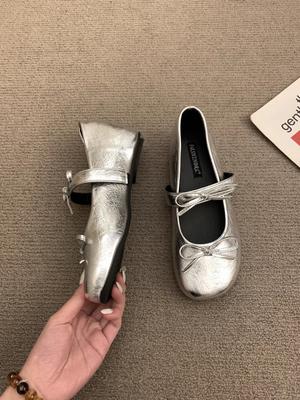 Модная обувь Мэри Джейн на невысокой платформе с бантом-бабочкой Мэри Джейн на невысокой платформе с бантом-бабочкой Бабочка-бант