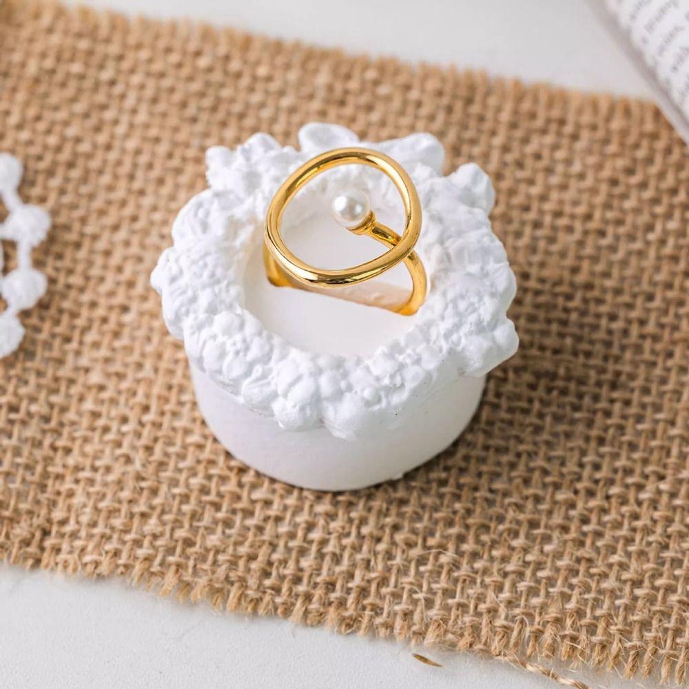 Vintage Cake Shape Ring Stand White Gypsum Ring Display Rack Plaster Ring Holder  Photo Props