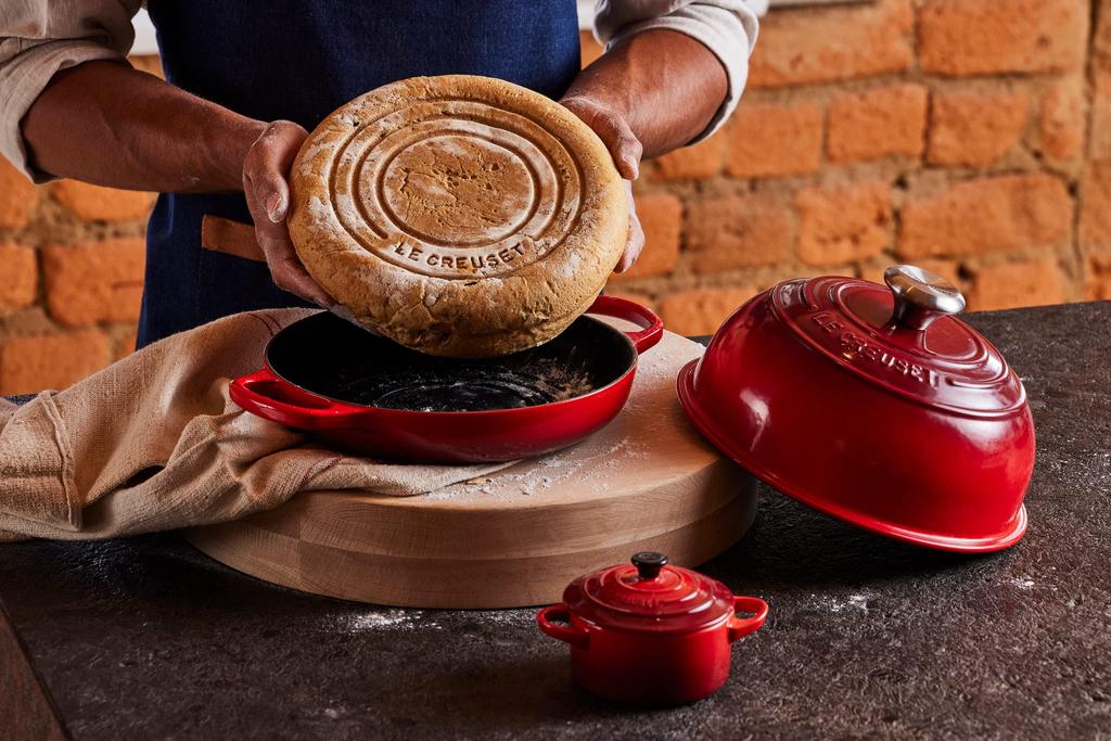 Le Creuset хлебопечь 24 см вишневый красный хлеб выпечка домашняя выпечка прямой огонь IH можно мыть в посудомоечной машине японский [Авторизованный продукт]