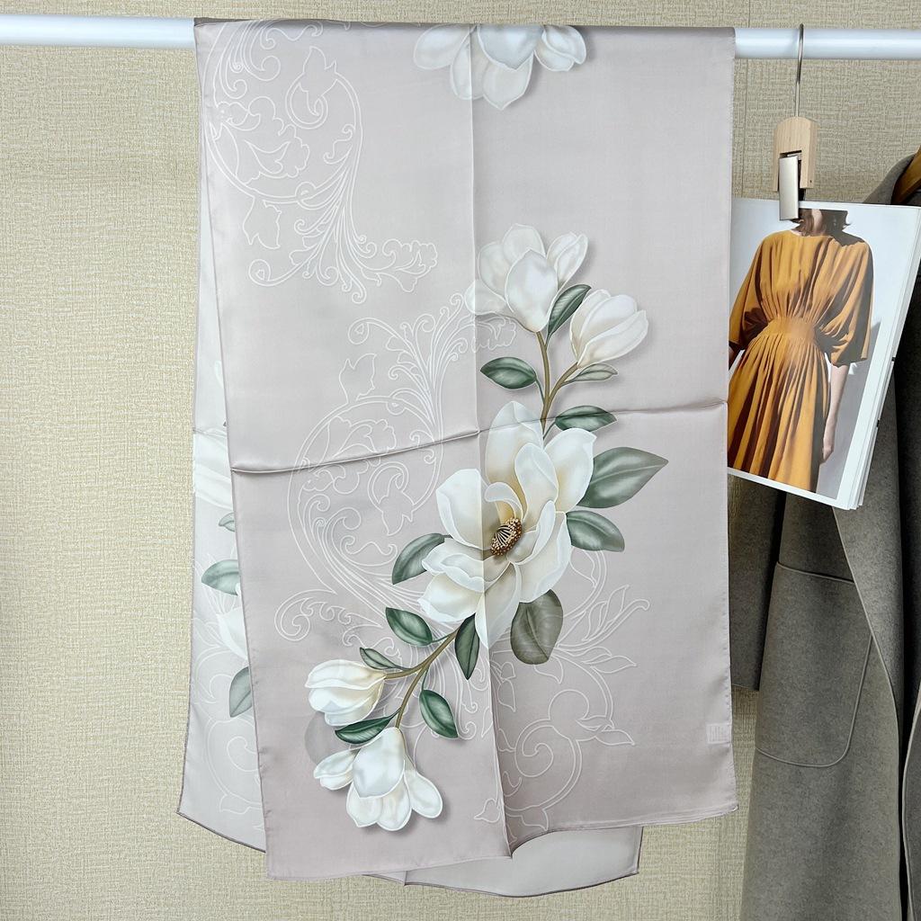 Guofeng Lotus Bean Paste Powder Silk Scarf Women'S Spring And Autumn High-End Mulberry Silk Long Scarf For Elders