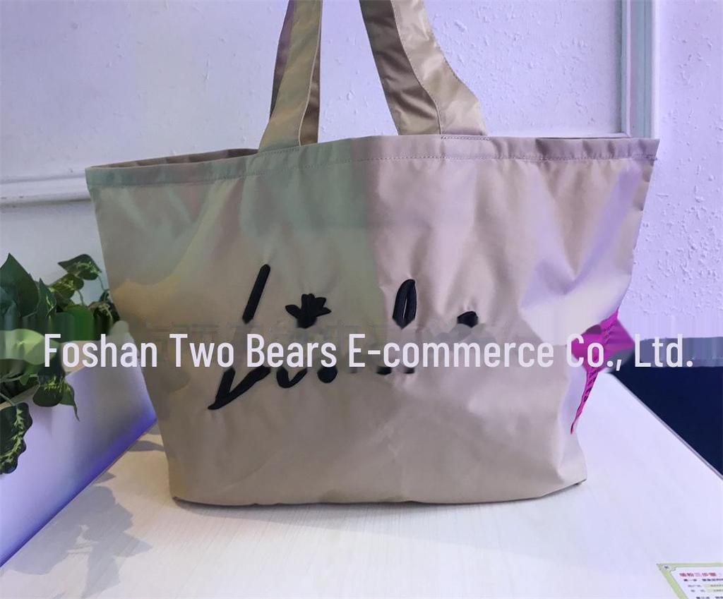 "Испанская легкая водонепроницаемая нейлоновая вышитая мамина наплечная сумка - Большая вместимость"