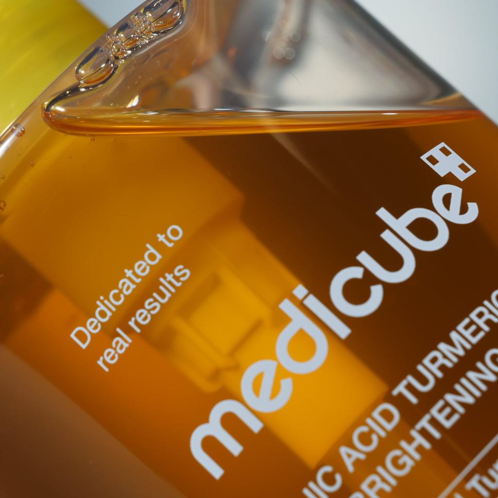 Medicube Гель для душа с койевой кислотой, куркумой и витаминами 400 мл