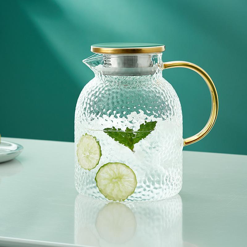 Стеклянный кувшин для воды с носиком и крышкой,