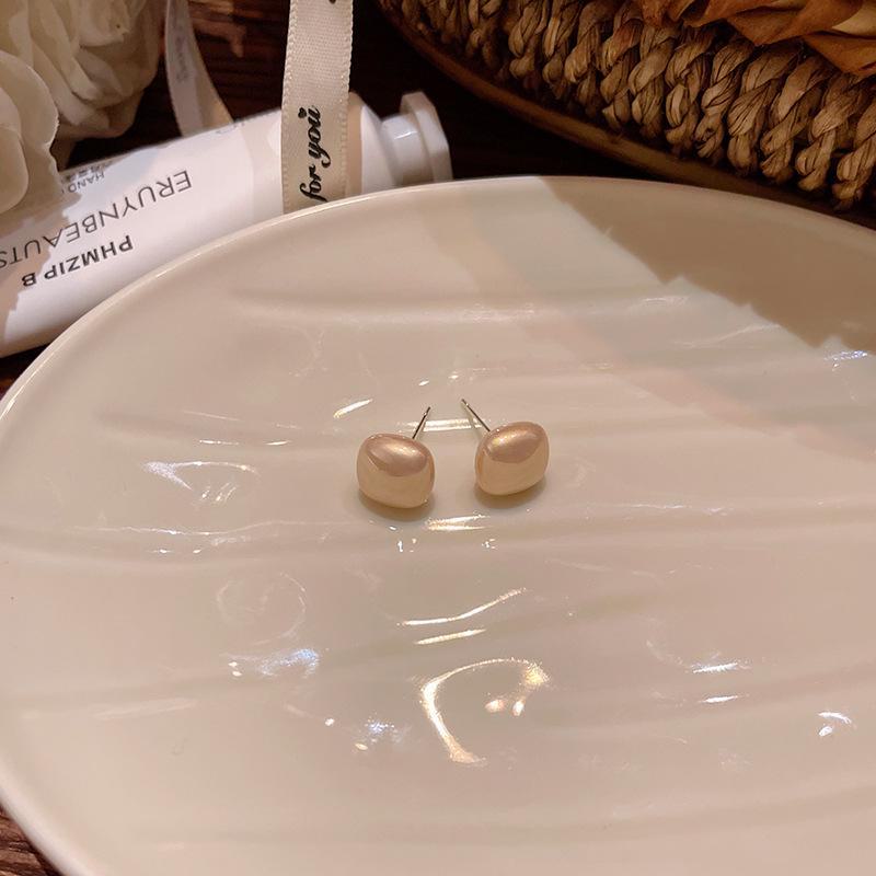 Серьги с квадратным жемчугом 2024: Модные и элегантные простые серьги высокого класса для влиятельных лиц