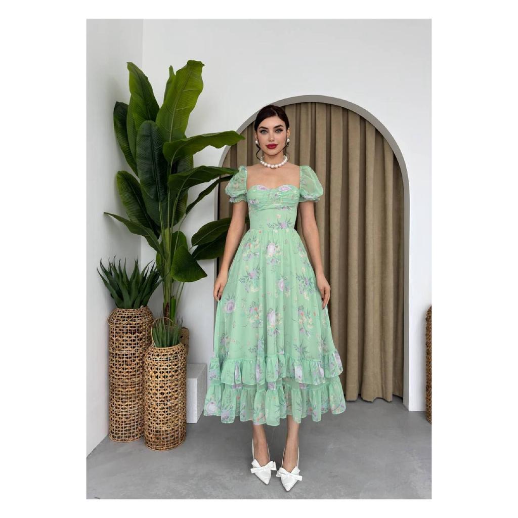 Платье с разрезом и цветочным узором