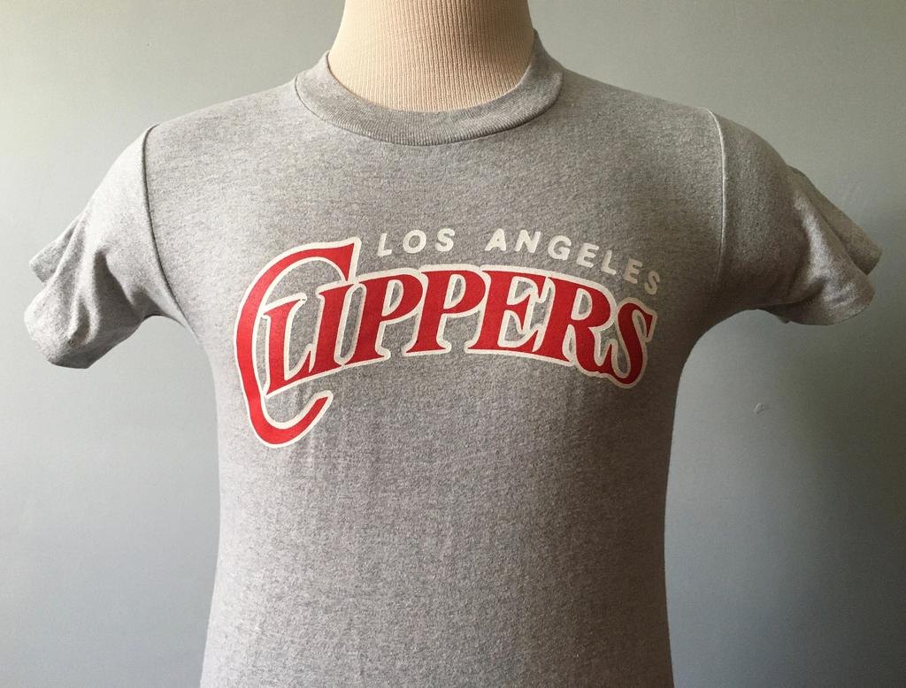 80s Vintage Los Angeles Clippers Armour hotdogs hot dogs NBA basketball T-Shirt - XS X-SMALL