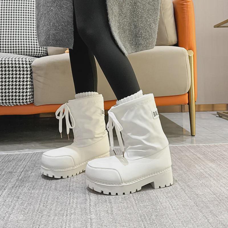 Women's 2024 Winter Fashion Boots: Thick-Soled, Warm, Short-Tube, Cotton Snow Boots with Unique Design and Drawstrings.