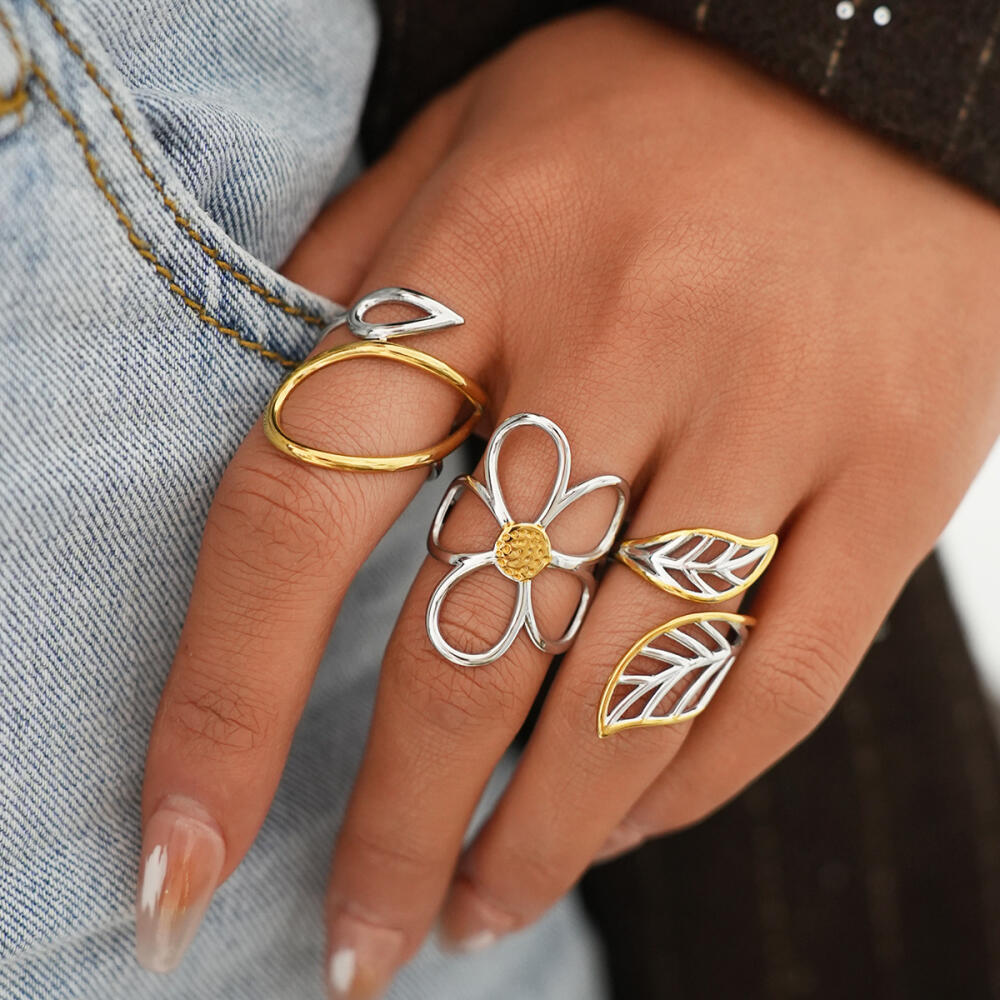 Stainless Steel Daisy Leaf Rings for Women Men Vintage Gold Silver Color Hollowed Out Open Rings Simple Jewelry Accessories