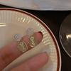 Серьги в форме барочного сердца из серебряной иглы с жемчугом и цирконами