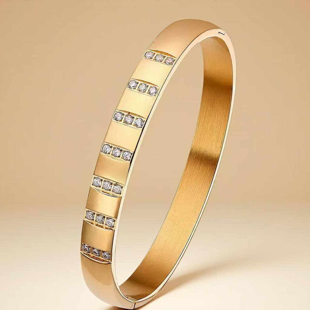 European and American Stainless Steel Zircon Bracelet for Women High-end Light Luxury Buckle Bracelet