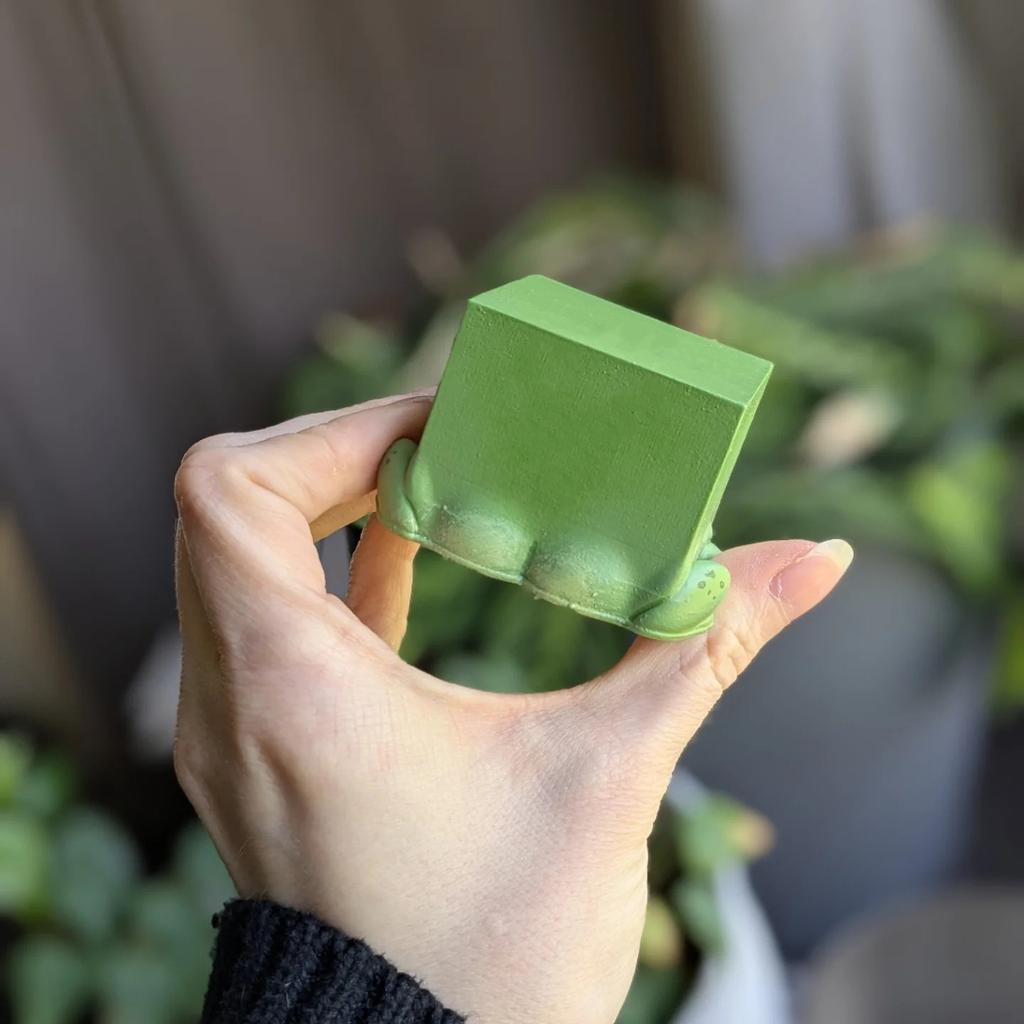 1Pc Funny Green Ugly Frog Resin Ornaments, for Home Desktop Party Holiday Decoration, Halloween and Christmas Gifts