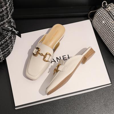 Кожаные полутапочки женские летние новые сандалии с пряжкой в виде лошади, без каблука, ленивая обувь на плоской подошве, с закрытым мыском, мюли