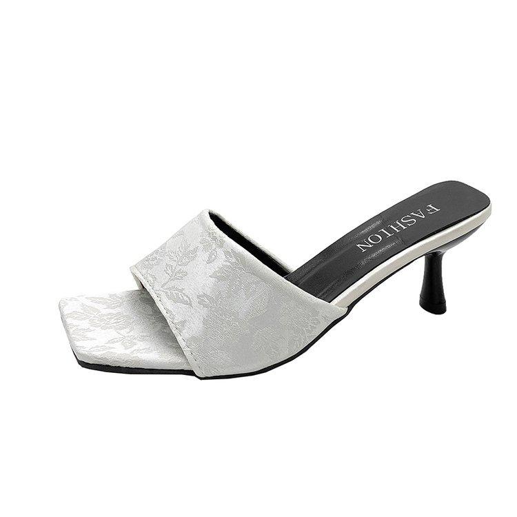 Принтованные сандалии, новая вышитая женская обувь больших размеров, темперамент с квадратным носком, шлепанцы на высоком каблуке