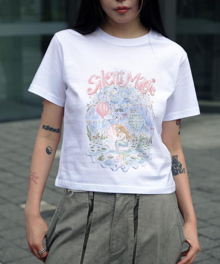 Keobeolaijeu Crop Top с графическим принтом «Тихая магия»