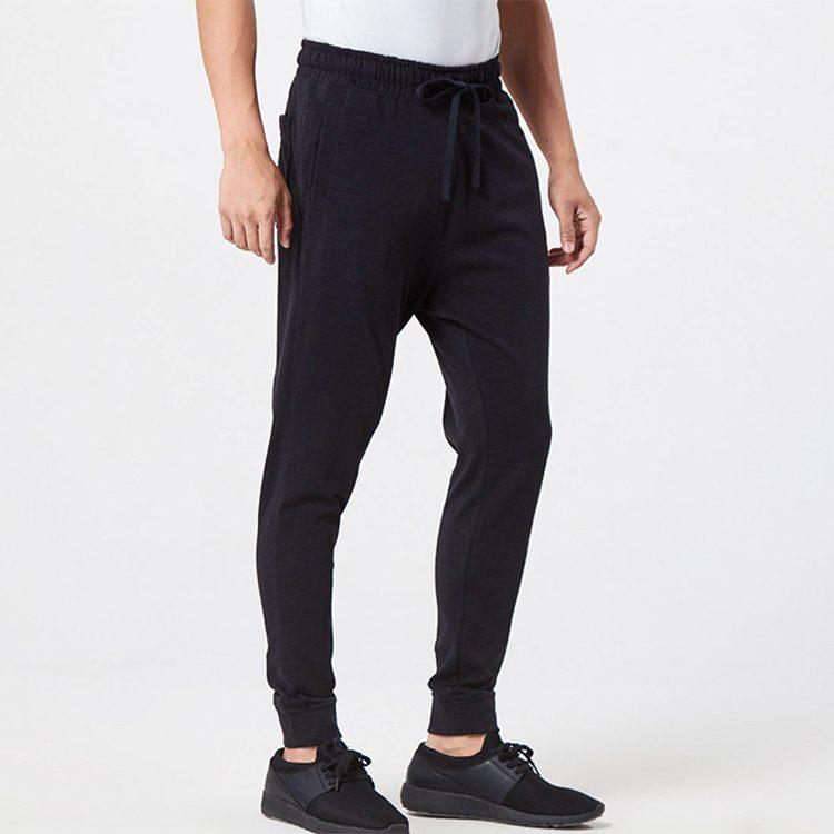 Nike Спортивные брюки мужские черные средние 928444-010
