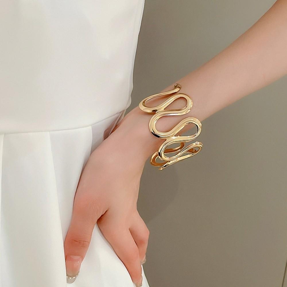 Metal Hollow-out Irregular Wide Bracelet Wave Opening Retro Hand Ring Gift