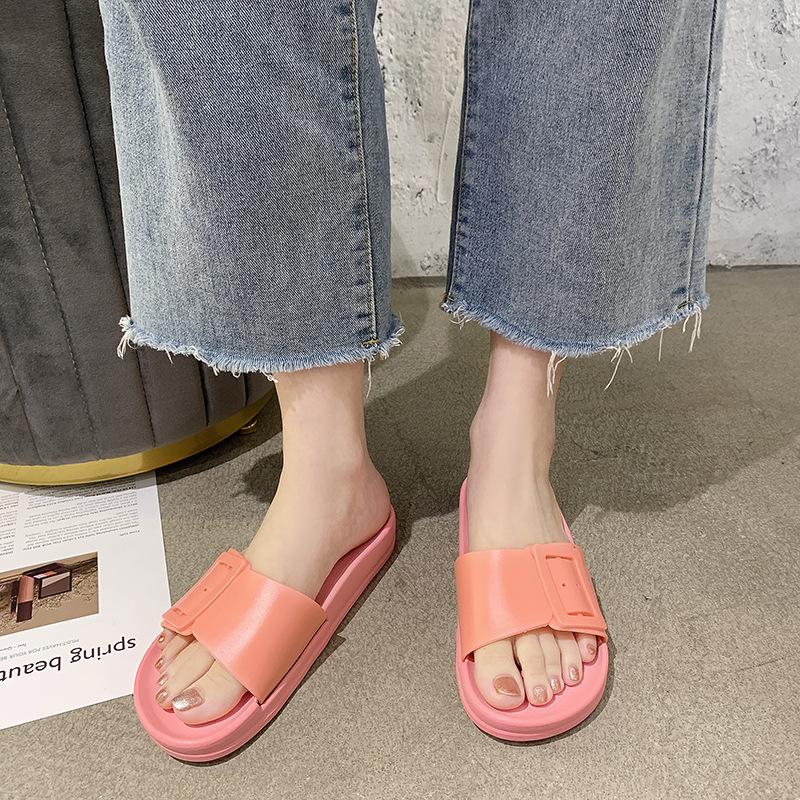 2025 тапочки женские летние модные верхняя одежда студенческие на толстой подошве классные тапочки, корейская версия персонализированной домашней и уличной плоской пляжной обуви