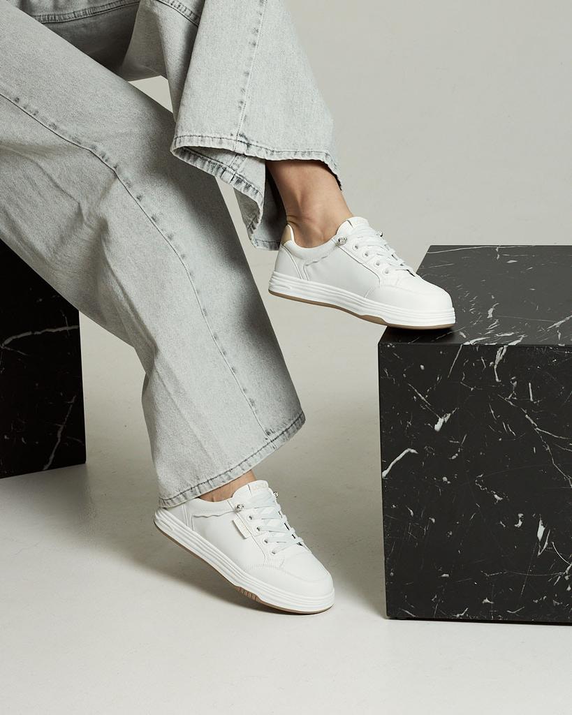 Кроссовки Lonza 23276 36 белые кожа