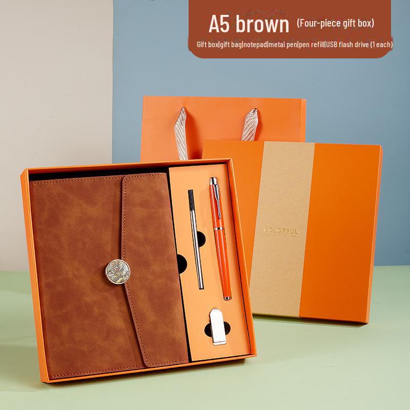 Подарочный набор из трехслойного блокнота формата А5 с индивидуальной гравировкой