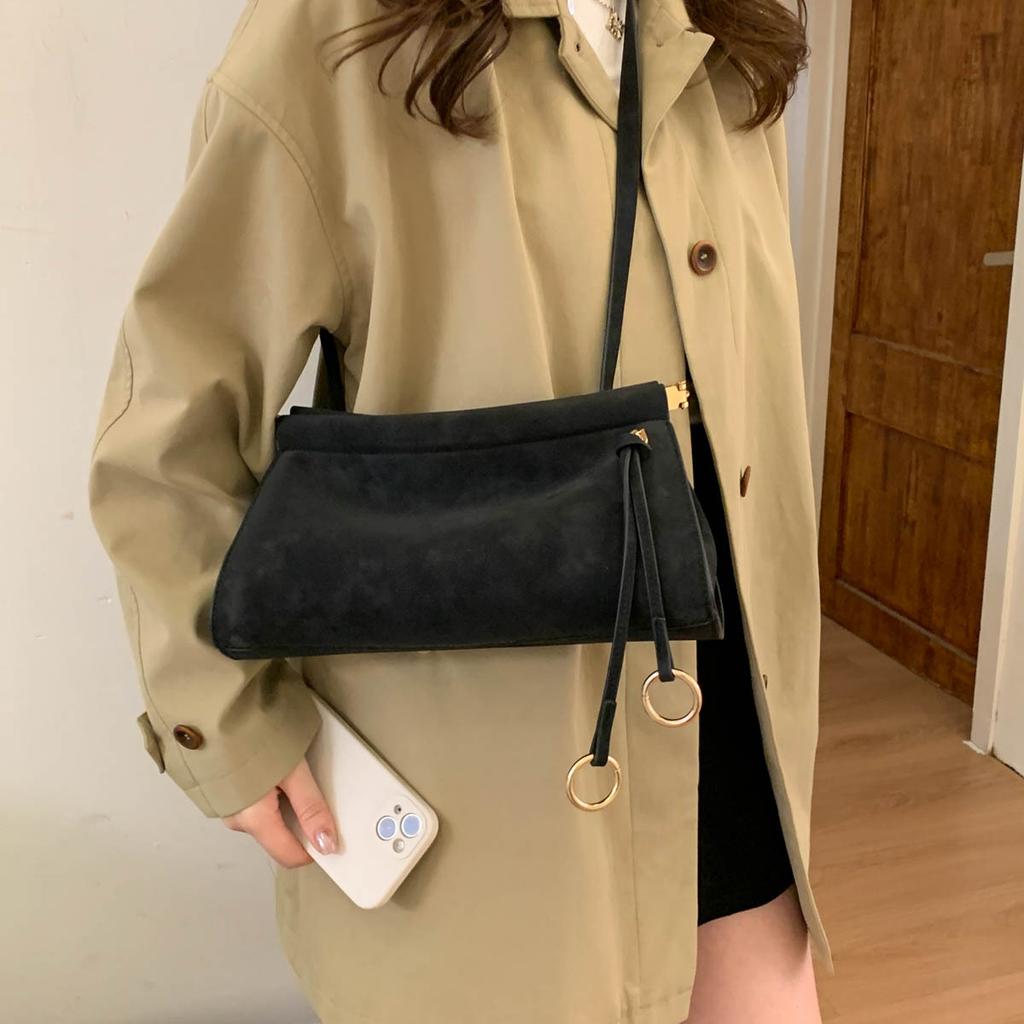 Нишевая ретро сумка подмышку высокого класса женская 2025 новая простая сумка-клипса универсальная на одно плечо кроссбоди сумка-подушка